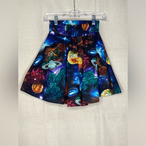 Retrolicious Galaxy Skirt - Picture 3 of 5